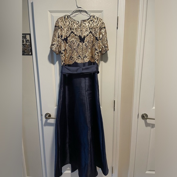 Formal Gown Navy & Gold - Picture 2 of 4